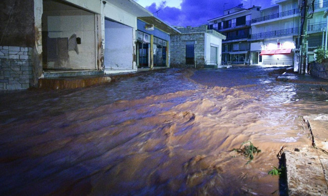 Rainfall causes minor problems in central, northern Greece