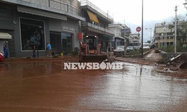 Καιρός ΤΩΡΑ: Βρέχει πάλι καταρρακτωδώς στη Μάνδρα – Αγωνιούν οι κάτοικοι (vid)