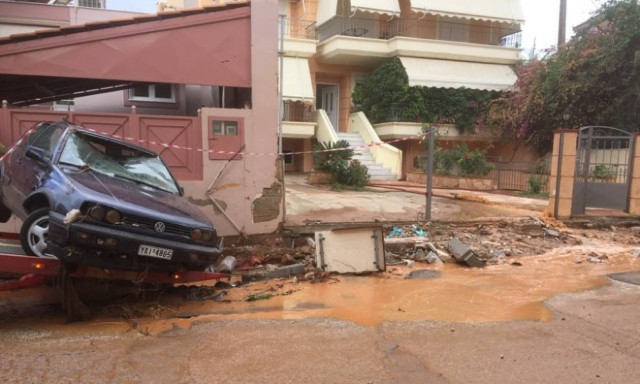 Αυτοψία του Newsbomb.gr στη Μάνδρα: Ο εφιάλτης επέστρεψε στην περιοχή (pics+vids)