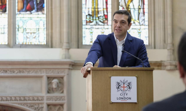 Τσίπρας στο Le Point: Κερδίσαμε τη μάχη, ο πόλεμος συνεχίζεται