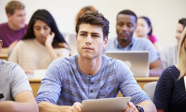 Brexit: Καλά νέα για τους Έλληνες φοιτητές που σπουδάζουν στη Βρετανία