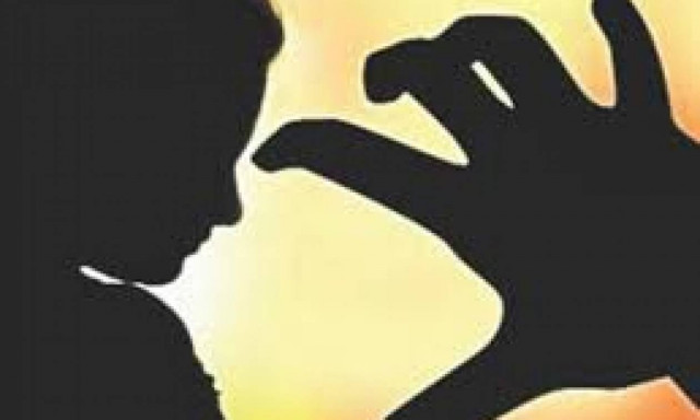 Σοκ στη Θεσσαλονίκη: Τρία άτομα βίασαν 22χρονη σε τουαλέτα μαγαζιού