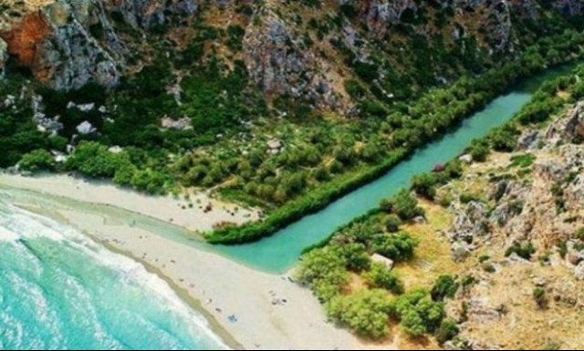 Ρέθυμνο: Η μαγική παραλία του νομού που θυμίζει… όαση! (pic)