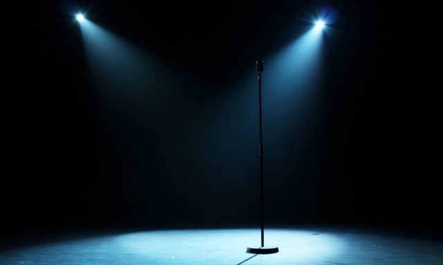 Θρήνος για διάσημη τραγουδίστρια: Αυτοκτόνησε ο γιος της