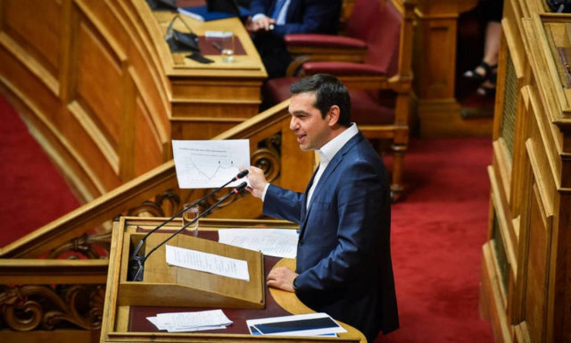 Τσίπρας: Βγάλτε τις ταυτότητές σας να δούμε τι σημαίνει «nationality»