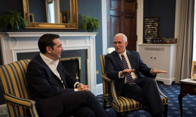Τηλεφωνική επικοινωνία Τσίπρα - Πενς: Εύσημα ΗΠΑ για το Σκοπιανό