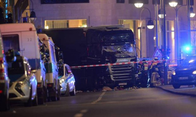 Γερμανία: Εκδόθηκε ένταλμα σύλληψης για τον εγκέφαλο της επίθεσης στην αγορά του Βερολίνου