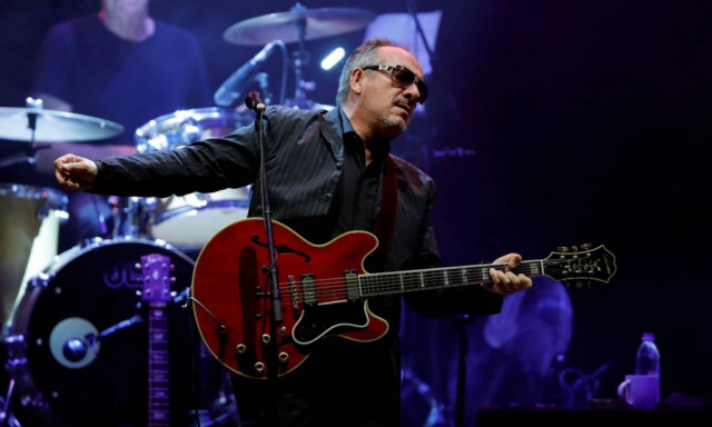 Έλβις Κοστέλο: Δίνει μάχη με τον καρκίνο - Ακύρωσε τις συναυλίες του στην Ευρώπη