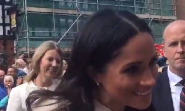 Υπάρχει κάτι πολύ αλλόκοτο στον τρόπο που μιλάει πλέον η Μέγκαν Μαρκλ (video)