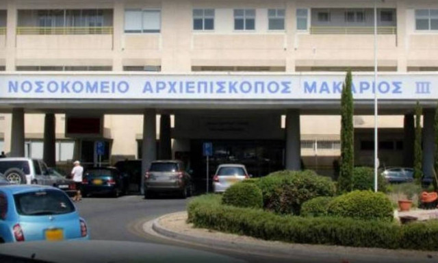 Σε κρίσιμη κατάσταση 11χρονη που έπεσε από κρεβάτι ξενοδοχείου