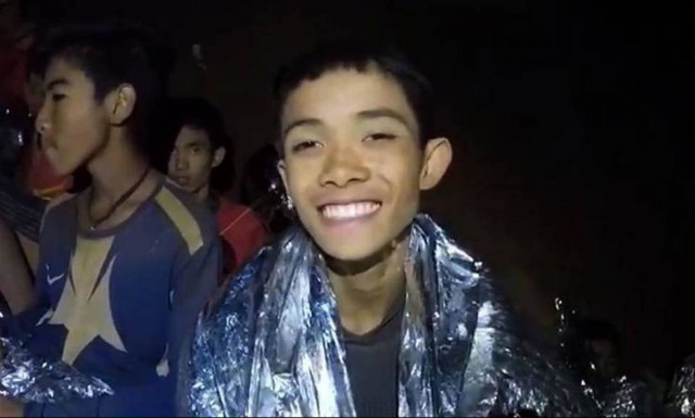 Ταϊλάνδη: Το σκίτσο που έκανε τον πλανήτη να δακρύσει - Το παγκόσμιο κύπελλο στα παγιδευμένα παιδιά