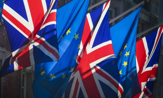 Αλλαγή σκυτάλης στη Βρετανία: O νέος υπουργός για το Brexit έχει μαύρη ζώνη στο καράτε! (pic)