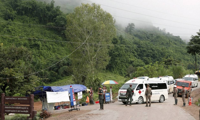 Ταϊλάνδη: Δείτε LIVE την επιχείρηση απεγκλωβισμού των παιδιών από το σπήλαιο