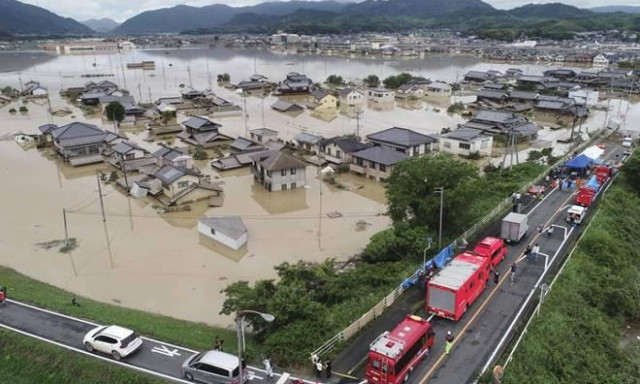 Ιαπωνία: Ανεβαίνει δραματικά ο αριθμός των νεκρών από τις σφοδρές βροχοπτώσεις