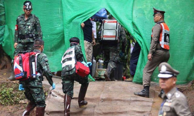 Ταϊλάνδη - Δύτης αποκαλύπτει: «Ναρκώνουμε τα παιδιά για να μην πανικοβληθούν» (pics)