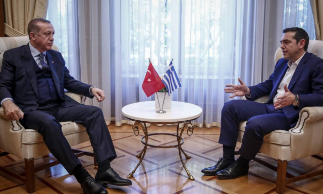 Νέος… γύρος «χαρτοπόλεμου» κυβέρνησης – ΝΔ για Ερντογάν και Μπακογιάννη