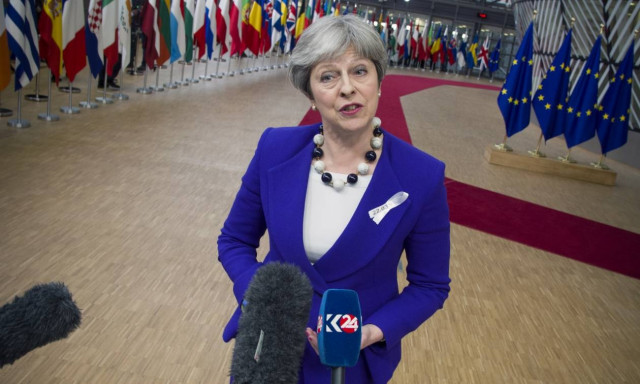 Ανησυχία στη Βρετανία για «άτακτο» Brexit: Αυστηρό μήνυμα Μέι προς την ΕΕ (vid)