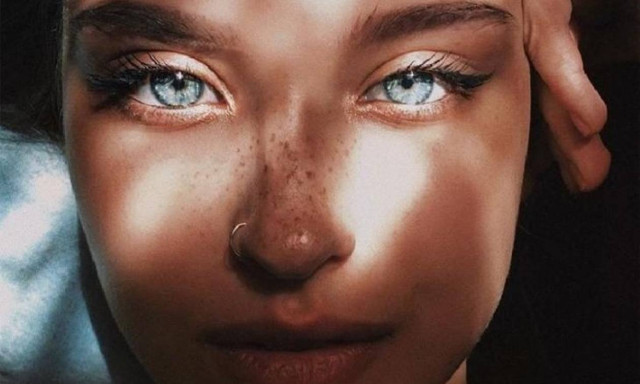 Είσαι σίγουρη ότι ξεβάφεις τα μάτια σου σωστά;