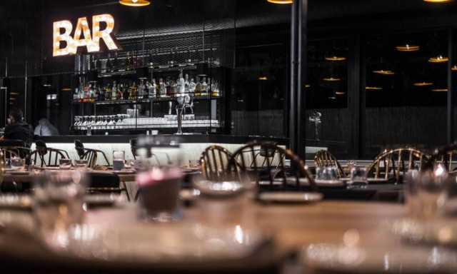 Η αυλή του Ζάαταρ στη Νέα Ερυθραία