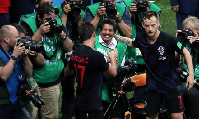 Μουντιάλ 2018: Τα επικά κλικς του φωτογράφου την ώρα που... τον ισοπέδωναν οι Κροάτες!