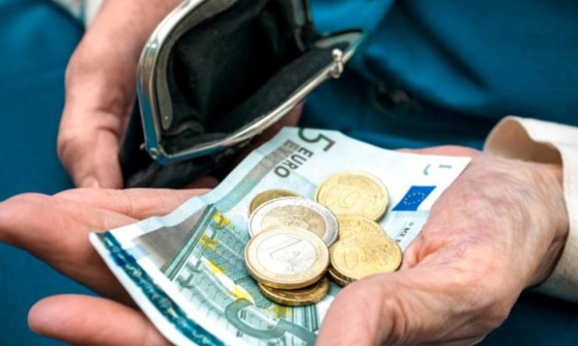Συντάξεις: Ποιοι συνταξιούχοι θα δουν μειώσεις άνω των 300 ευρώ