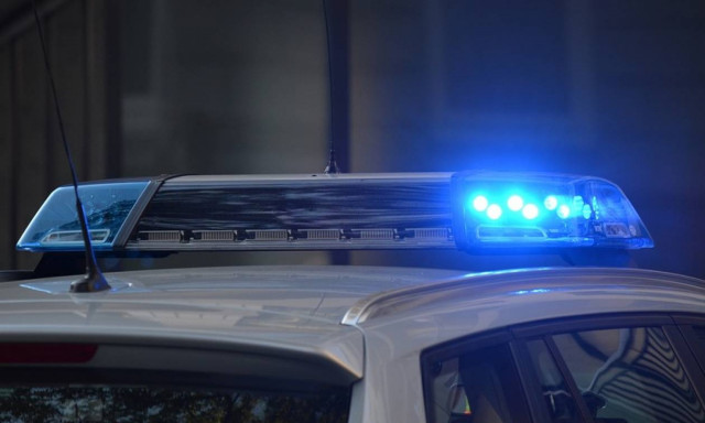 Τσακώθηκε με τη φίλη του, πήδηξε από τον έβδομο όροφο κι όμως επέζησε