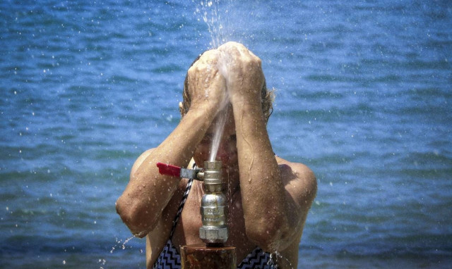 Θερμή «εισβολή» την Τρίτη - Ποιες περιοχές θα «χτυπήσουν» 40αρια