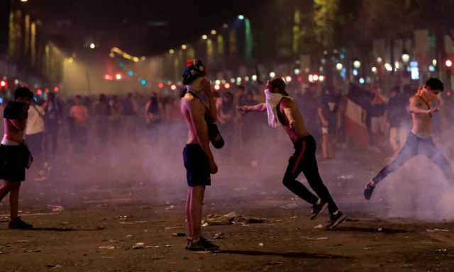 Μουντιάλ 2018: «Ματωμένοι» πανηγυρισμοί στη Γαλλία - Δύο νεκροί και αρκετοί τραυματίες (pics)