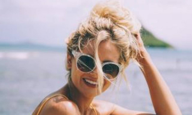 Οι 5 ιδέες για να έχεις cool hairstyle στην παραλία