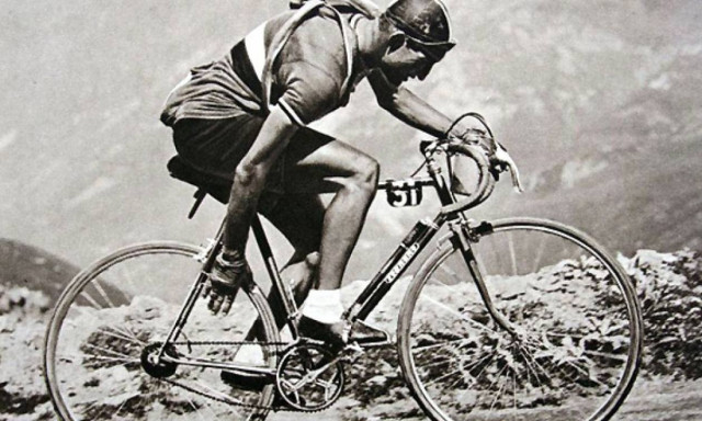 Gino Bartali: Ποιος είναι ο Ιταλός ήρωας ποδηλάτης που τιμά με doodle η Google