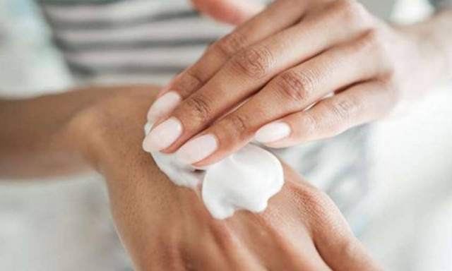 Τα 3 tips για να έχεις πάντα απαλά και νεανικά χέρια