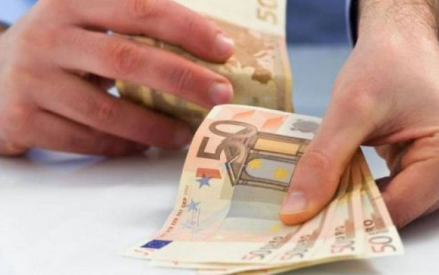 Αυξήσεις: Οι νέοι μισθοί σε δημόσιο και ιδιωτικό τομέα - Αναλυτικοί πίνακες και παραδείγματα