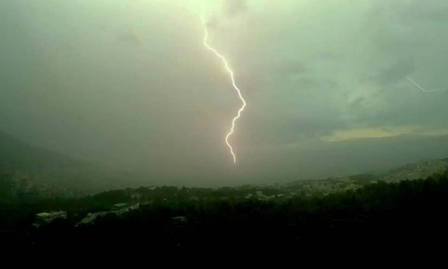 Η κακοκαιρία «χτύπησε» Ξάνθη και Καβάλα: Πρωτοφανείς εικόνες με πλημμύρες και ζημιές (vid+pics)