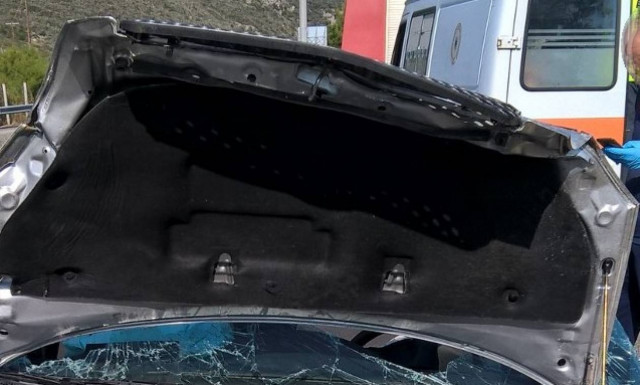 Λαμία: Απίστευτο τροχαίο! Έκανε δύο τούμπες στον αέρα και βγήκε αγρατζούνιστη από αυτό το αυτοκίνητο