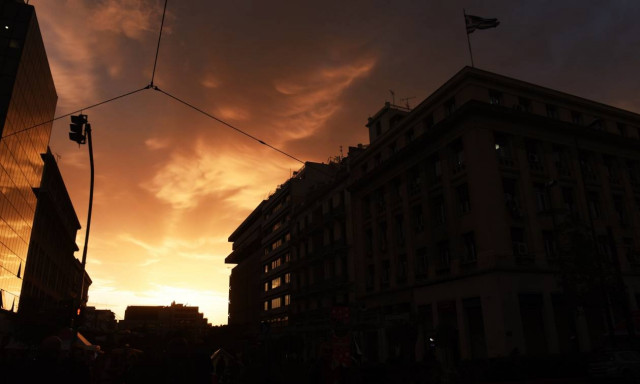 Καιρός: «Κόλαση» με 40άρια και αφρικανική σκόνη πριν από τις... καταιγίδες!