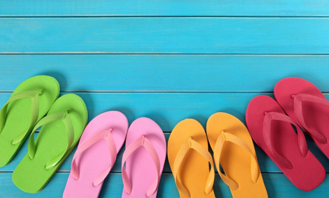 Προσοχή! Σε ποια περίπτωση αν φοράτε σαγιονάρες θα «φάτε» τσουχτερό πρόστιμο (vid)