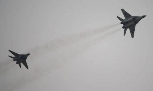 Δραματικές εξελίξεις: Σερβικά μαχητικά «κλείδωσαν» αλβανικούς στόχους