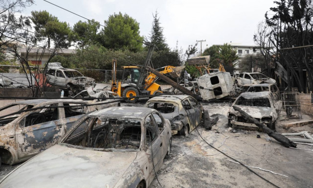 Φωτιά Μάτι: Πόνος και θλίψη - Οι συγκλονιστικές ιστορίες ανθρώπων που είδαν τους δικούς να χάνονται