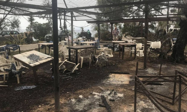 Φωτιά Μάτι: Θρήνος, στάχτη και απελπισία στο Κόκκινο Λιμανάκι (pics+vid)