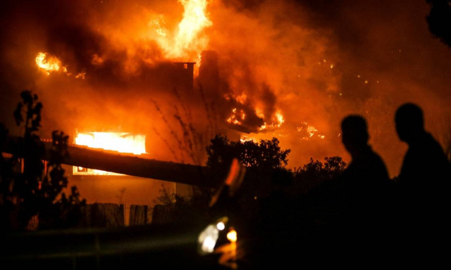 Φωτιά ΤΩΡΑ: Πού υπάρχουν ενεργά μέτωπα αυτή τη στιγμή (ΣΥΝΕΧΗΣ ΕΝΗΜΕΡΩΣΗ)