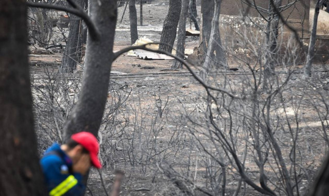 Φωτιά τώρα – Ανατριχιαστική μαρτυρία: «Είδα ένα κορίτσι να καίγεται και να πηδάει από τον γκρεμό»