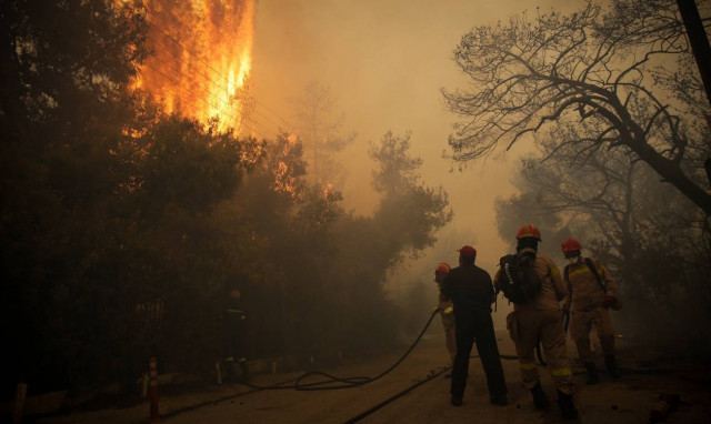 Φωτιά ΤΩΡΑ: Πού υπάρχουν ενεργά μέτωπα αυτή τη στιγμή (ΣΥΝΕΧΗΣ ΕΝΗΜΕΡΩΣΗ)