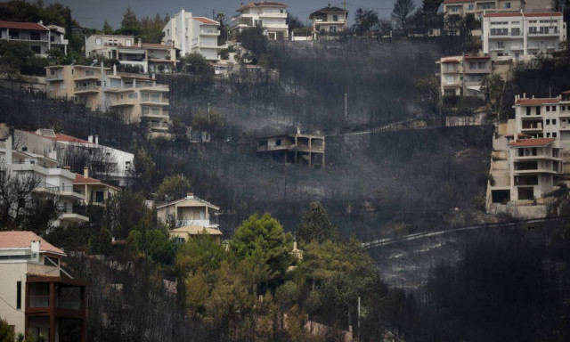 Τραγωδία χωρίς τέλος: Τουλάχιστον 81 οι νεκροί από τις φονικές πυρκαγιές στην Αττική
