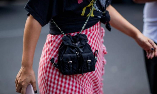 Tiny backpacks: Τα μικροσκοπικά τσαντάκια και η θέση τους στο στιλ σου