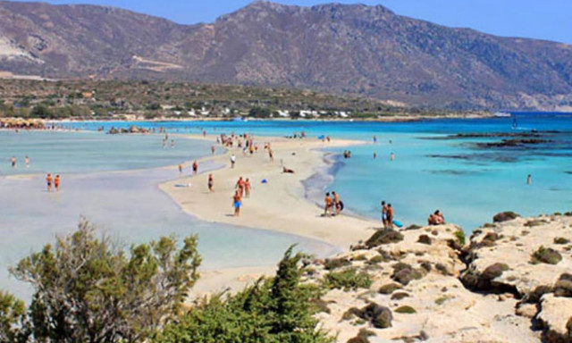 Τουρίστας έπαθε την πλάκα του στο Ελαφονήσι και έφτιαξε ένα σούπερ βίντεο!