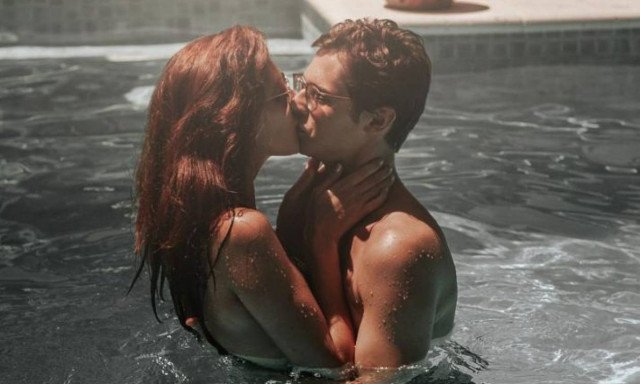 Να πώς ένα ερωτικό φιλί «ξυπνά» τον εγκέφαλό μας και μας φτιάχνει την ψυχολογία