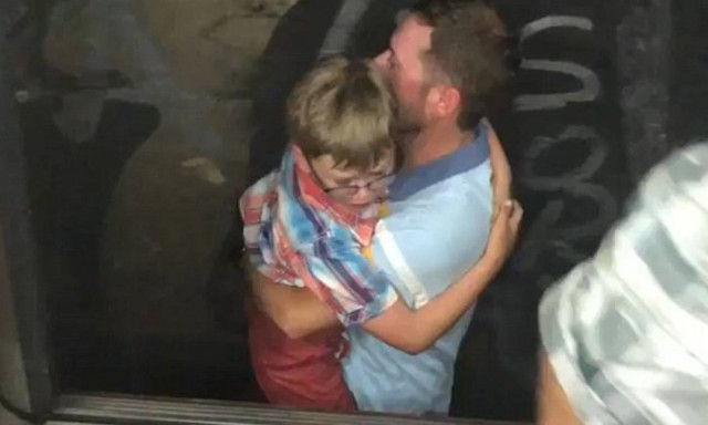 Χάος στο μετρό του Παρισιού: Εκκενώθηκαν βαγόνια με χιλιάδες επιβάτες μέσα στα τούνελ! (vids)