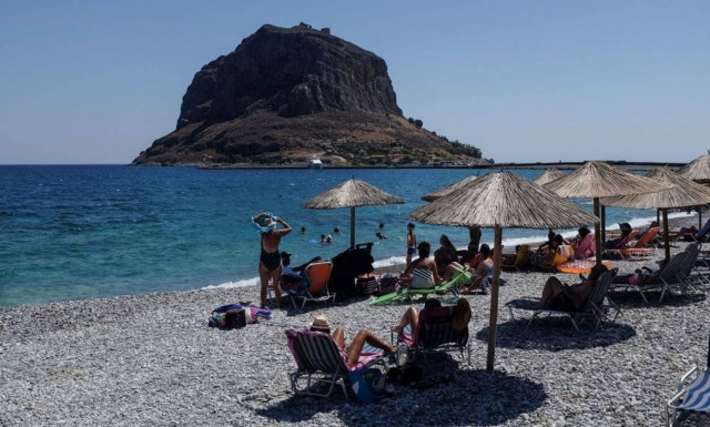 Καιρός: Αίθριος με νεφώσεις και ανέμους η Κυριακή - Ποιες περιοχές κινδυνεύουν με πυρκαγιά