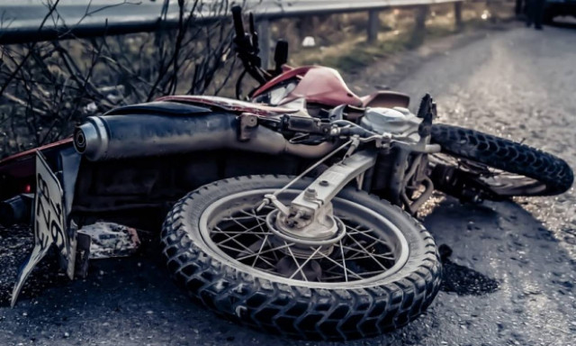 Φθιώτιδα: Τραυματίστηκε νεαρό ζευγάρι με μηχανή