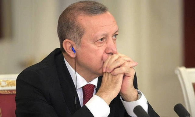 Απελπισμένος ο Ερντογάν: Στέλνει αντιπροσωπεία στις ΗΠΑ για να παρακαλέσει τον Τραμπ για ανακωχή